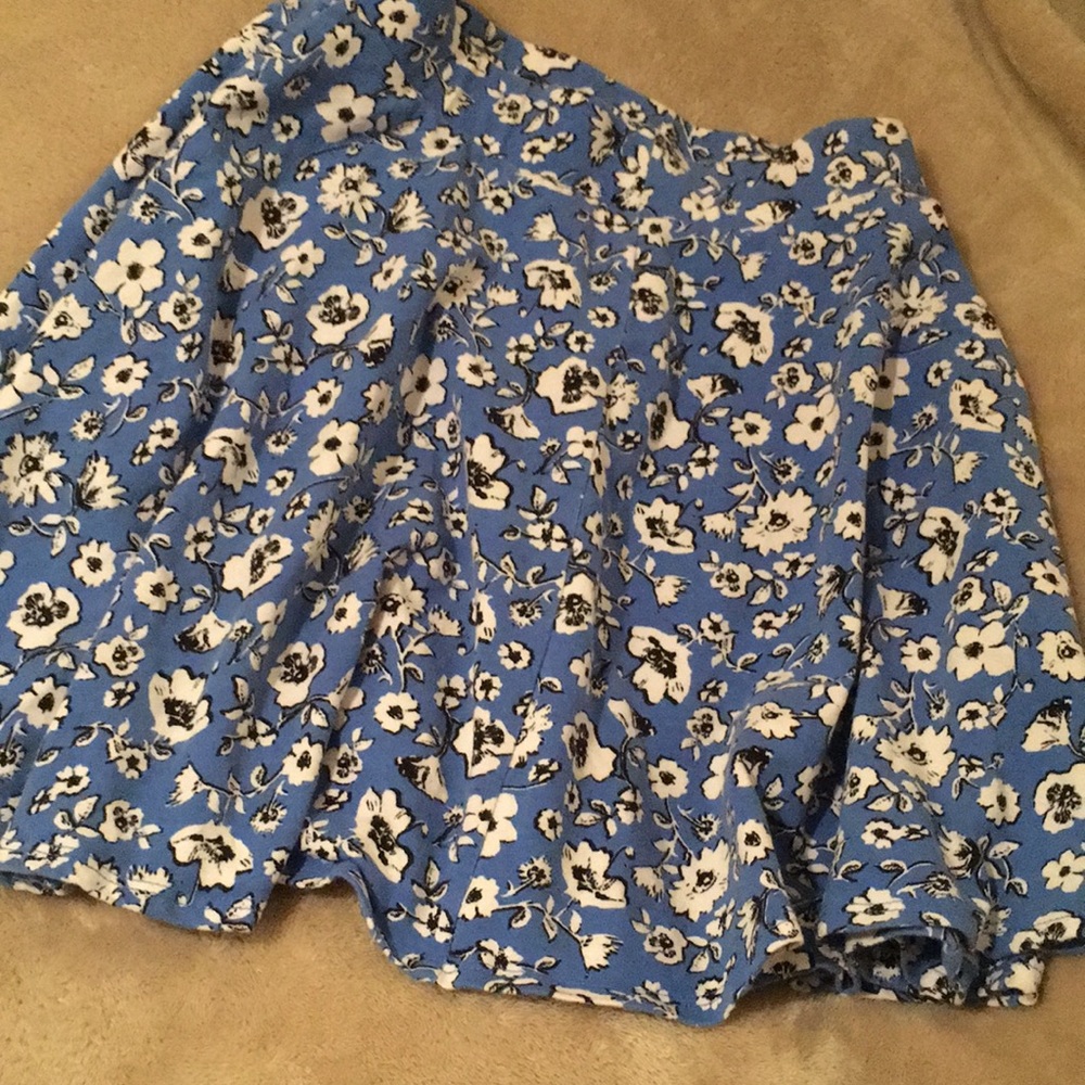 Blue Floral Mini Skater Skirt Size Small Resale - Picture 9 of 9
